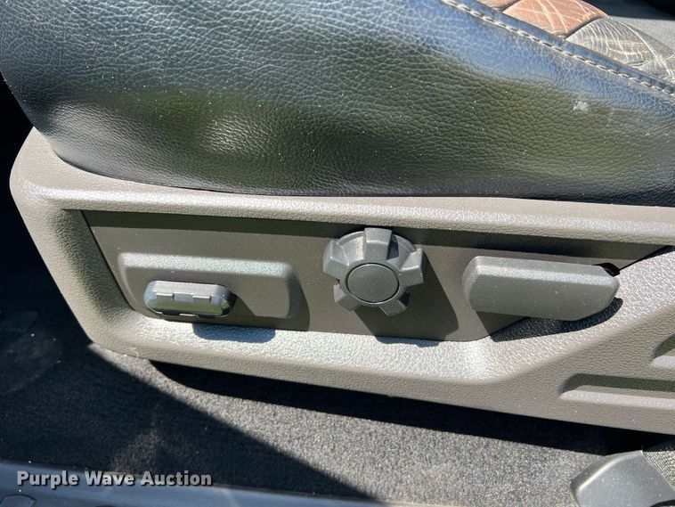 image for item JU9894 2008 Ford F250 Super Duty Harley Davidson  Crew Cab pickup truck