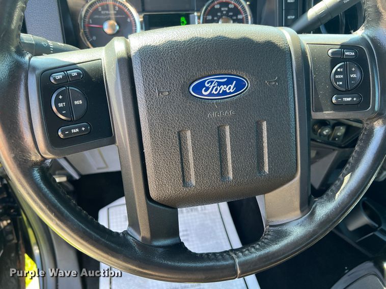 image for item JU9894 2008 Ford F250 Super Duty Harley Davidson  Crew Cab pickup truck