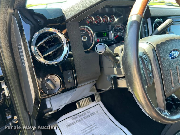 image for item JU9894 2008 Ford F250 Super Duty Harley Davidson  Crew Cab pickup truck