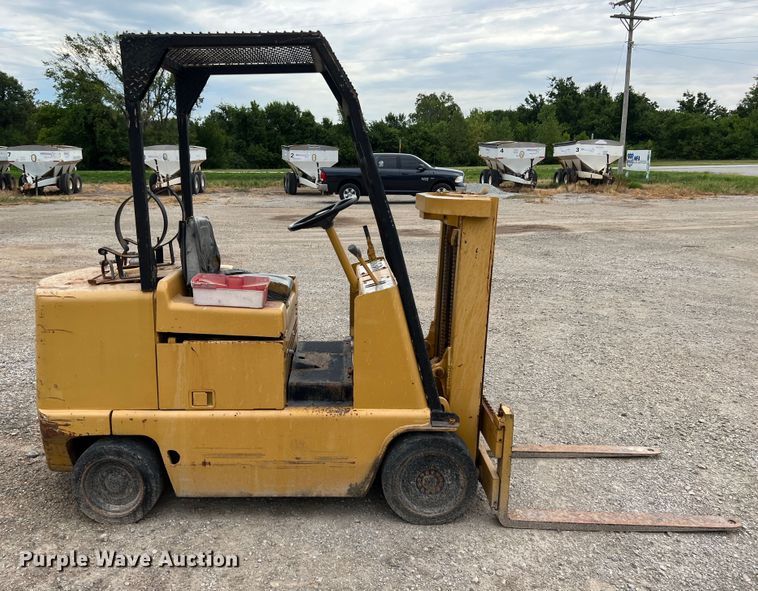 image for item JX9401 Caterpillar 150B  forklift