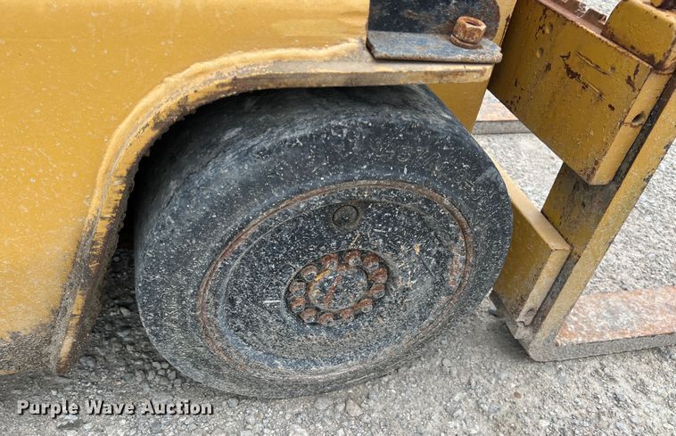 image for item JX9401 Caterpillar 150B  forklift