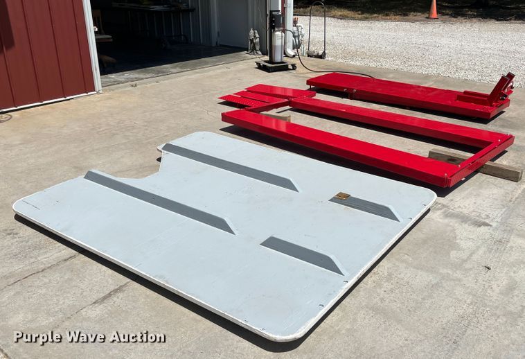 image for item JX9439 Motorcycle/ATV lift