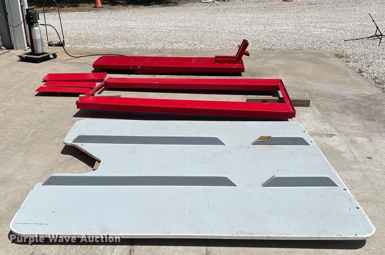 image for item JX9439 Motorcycle/ATV lift