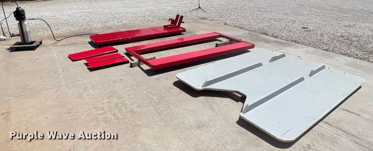 image for item JX9439 Motorcycle/ATV lift