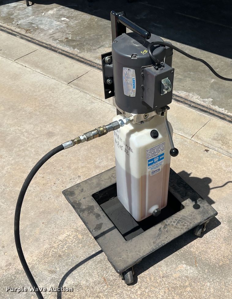 image for item JX9439 Motorcycle/ATV lift