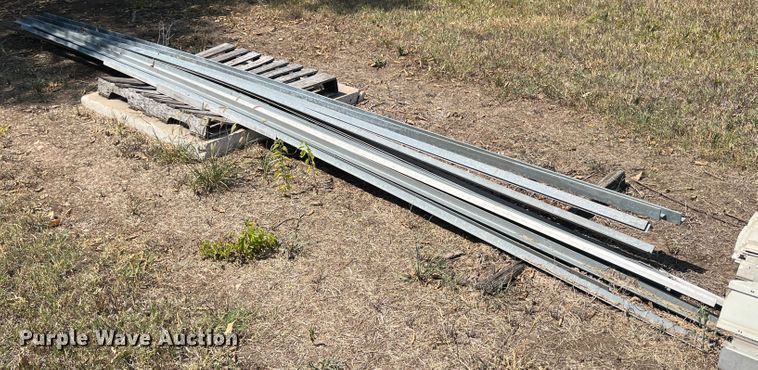 image for item JX9440 Approximately 17 pieces of angled steel