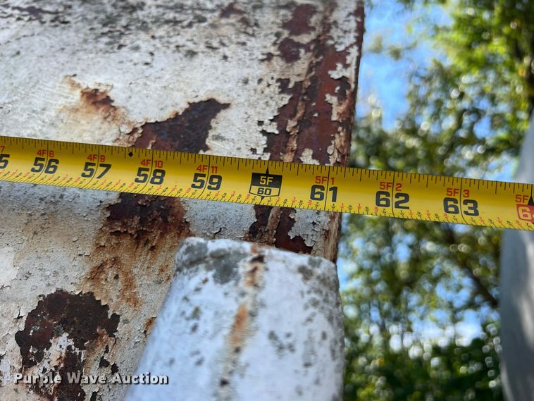 image for item JX9441 (2) fuel tanks