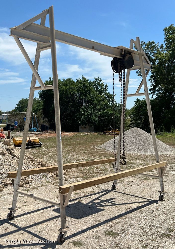 image for item JX9449 A-frame hoist