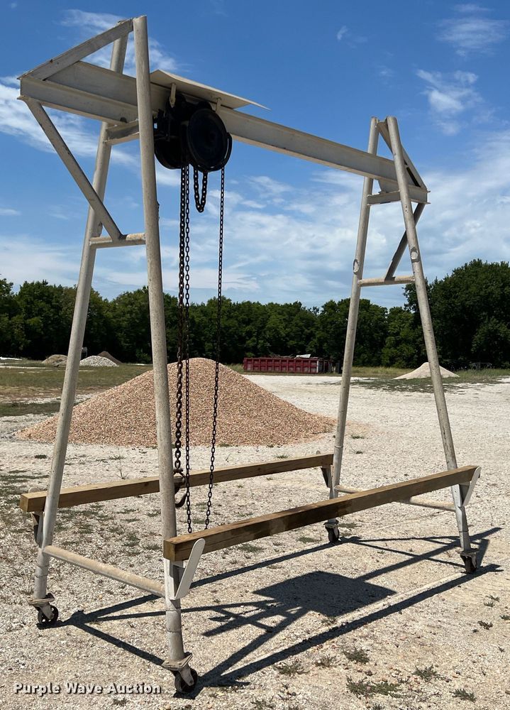 image for item JX9449 A-frame hoist