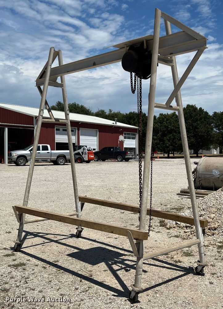 image for item JX9449 A-frame hoist