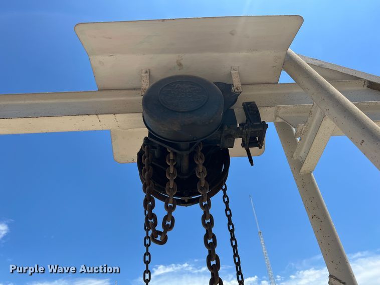 image for item JX9449 A-frame hoist