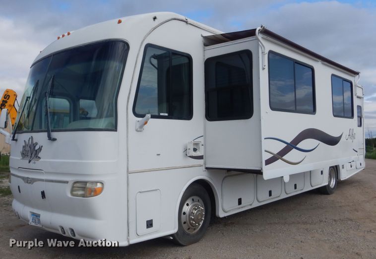 image for item KA9333 2002 Freightliner  RV