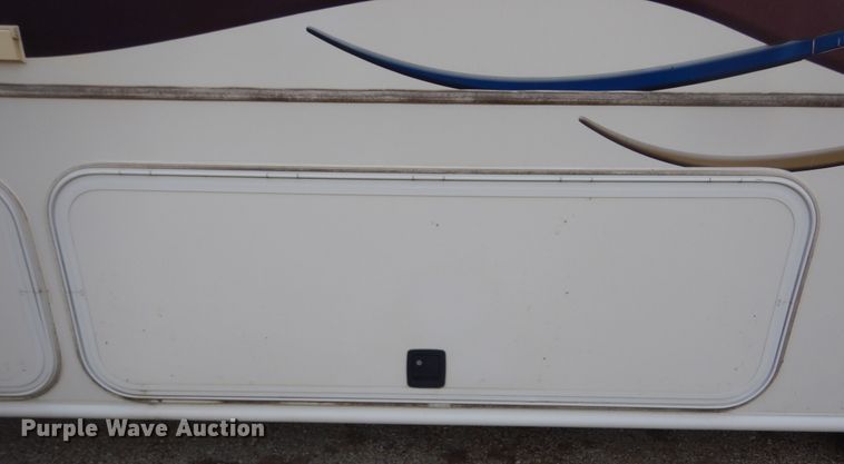 image for item KA9333 2002 Freightliner  RV