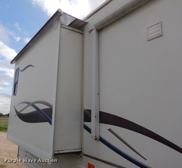 image for item KA9333 2002 Freightliner  RV