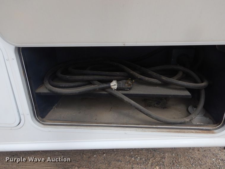 image for item KA9333 2002 Freightliner  RV