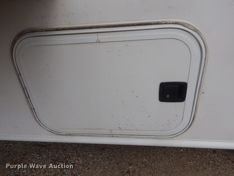 image for item KA9333 2002 Freightliner  RV