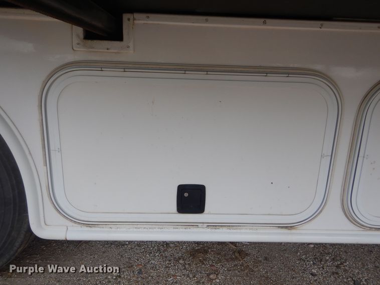 image for item KA9333 2002 Freightliner  RV