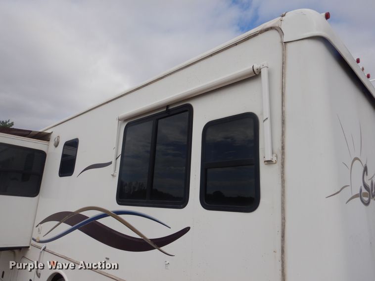 image for item KA9333 2002 Freightliner  RV