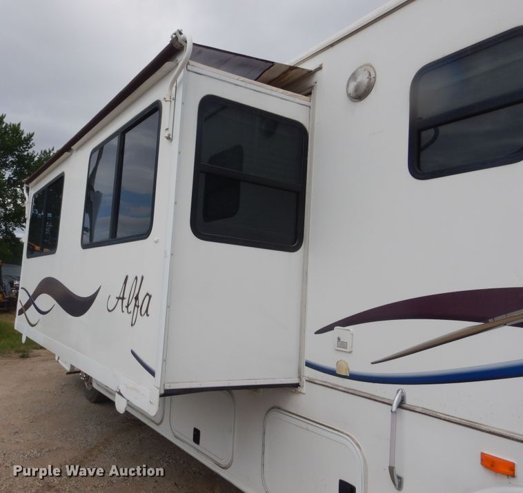 image for item KA9333 2002 Freightliner  RV