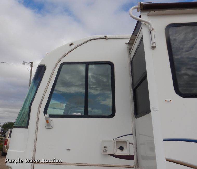 image for item KA9333 2002 Freightliner  RV