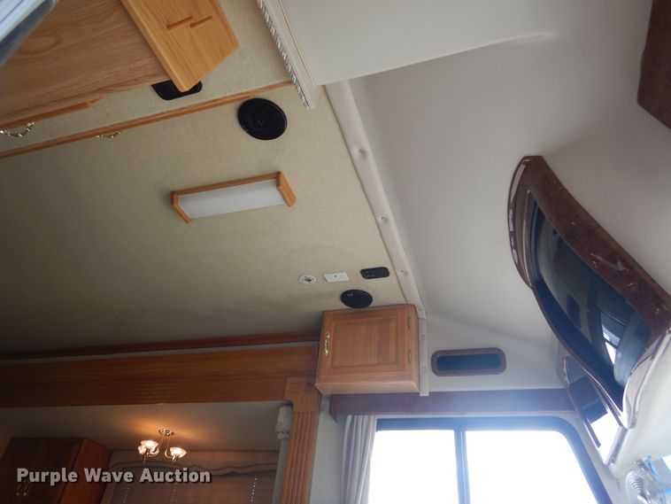 image for item KA9333 2002 Freightliner  RV