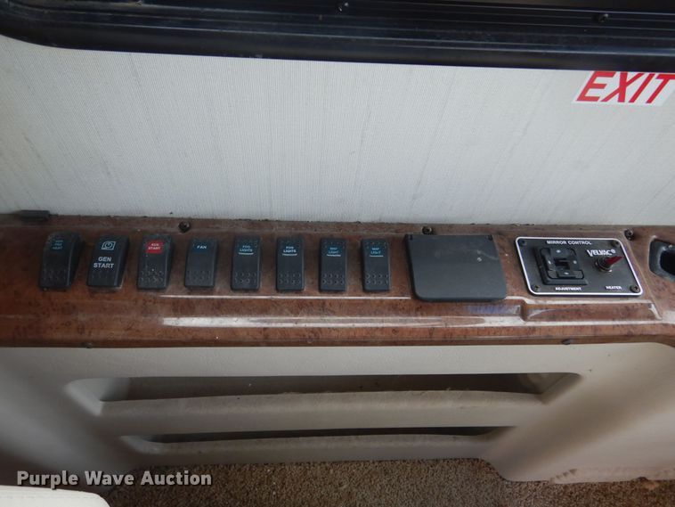 image for item KA9333 2002 Freightliner  RV