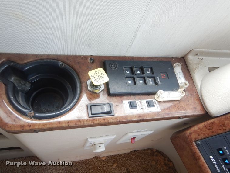 image for item KA9333 2002 Freightliner  RV