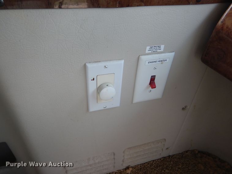 image for item KA9333 2002 Freightliner  RV