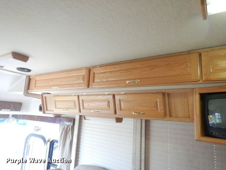 image for item KA9333 2002 Freightliner  RV