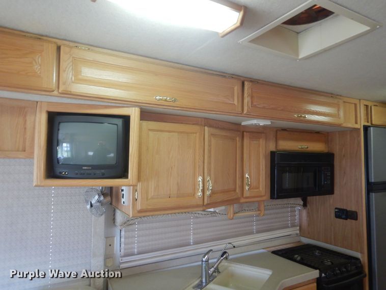 image for item KA9333 2002 Freightliner  RV