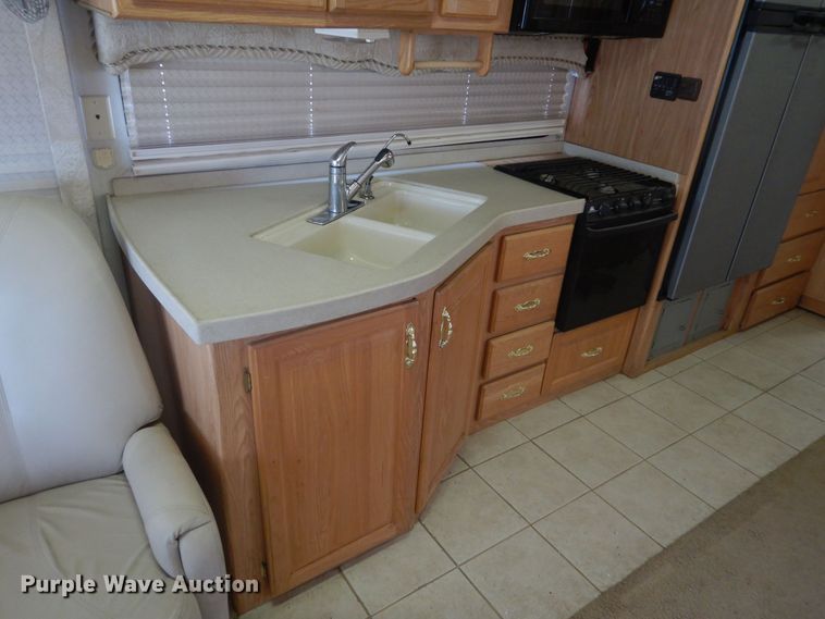 image for item KA9333 2002 Freightliner  RV