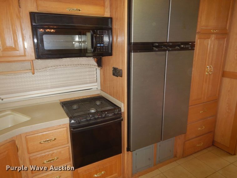 image for item KA9333 2002 Freightliner  RV