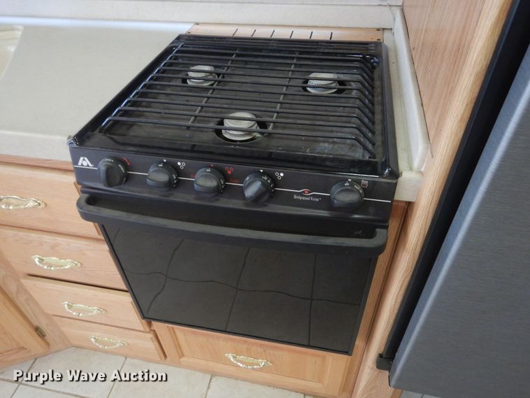 image for item KA9333 2002 Freightliner  RV