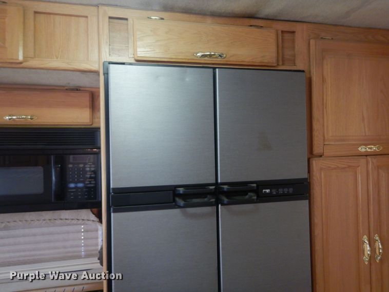 image for item KA9333 2002 Freightliner  RV