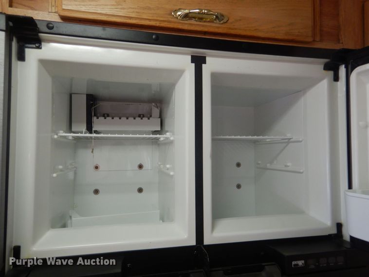 image for item KA9333 2002 Freightliner  RV