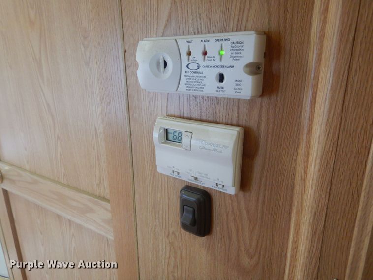 image for item KA9333 2002 Freightliner  RV