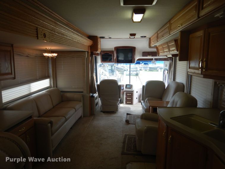 image for item KA9333 2002 Freightliner  RV