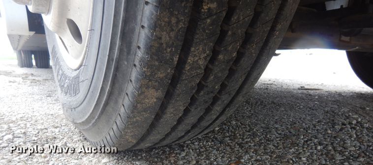 image for item KA9333 2002 Freightliner  RV