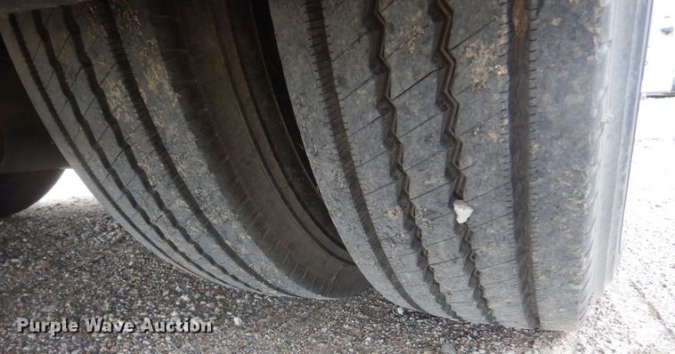 image for item KA9333 2002 Freightliner  RV