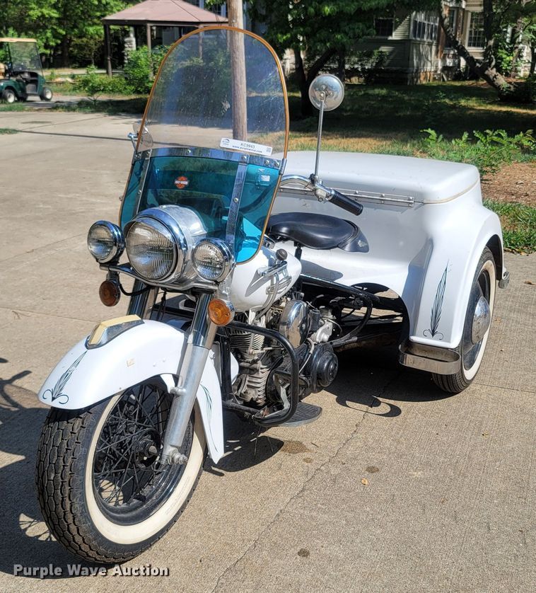 image for item KC9943 1971 Harley Davidson  motorcycle