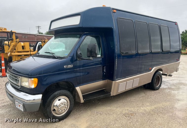 image for item KC9989 2001 Ford E450 Super Duty  party bus