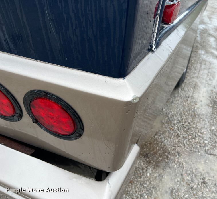 image for item KC9989 2001 Ford E450 Super Duty  party bus