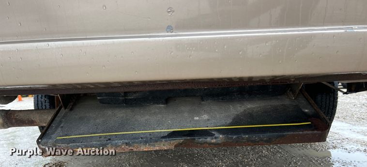 image for item KC9989 2001 Ford E450 Super Duty  party bus