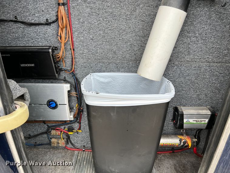 image for item KC9989 2001 Ford E450 Super Duty  party bus