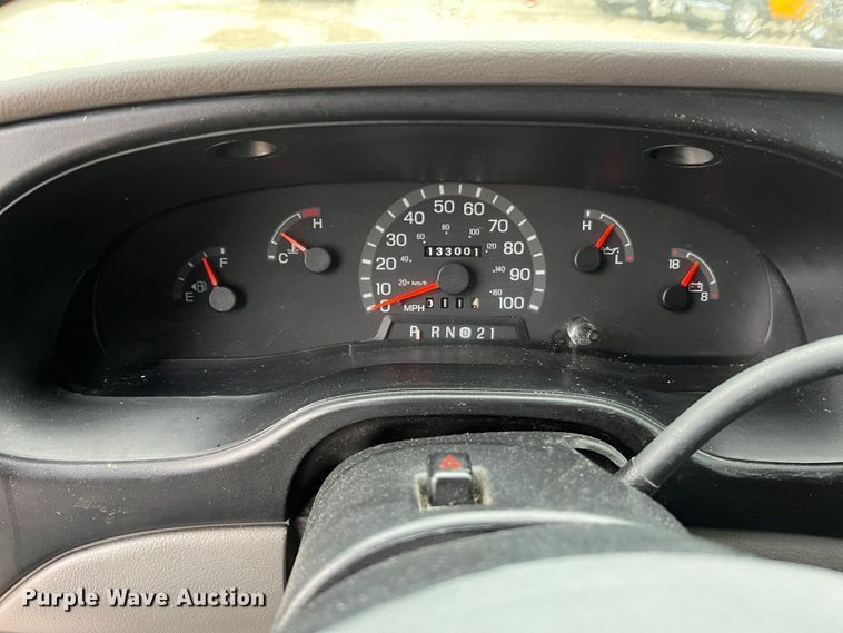 image for item KC9989 2001 Ford E450 Super Duty  party bus