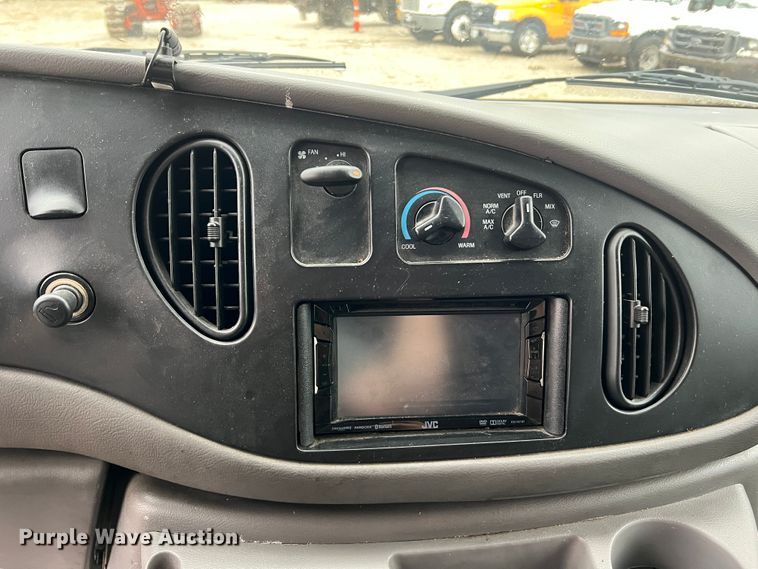 image for item KC9989 2001 Ford E450 Super Duty  party bus