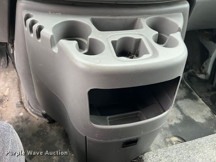 image for item KC9989 2001 Ford E450 Super Duty  party bus