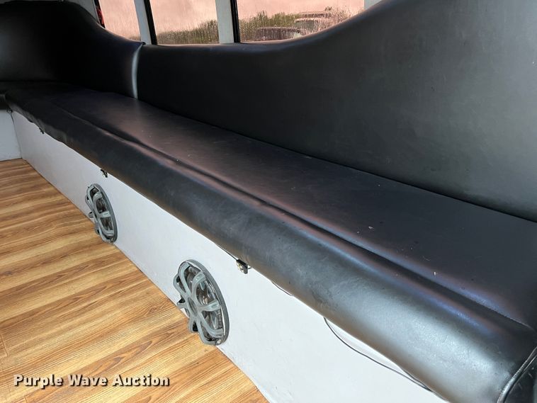 image for item KC9989 2001 Ford E450 Super Duty  party bus