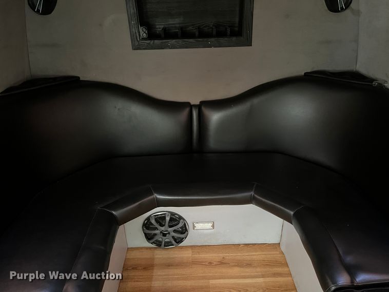 image for item KC9989 2001 Ford E450 Super Duty  party bus