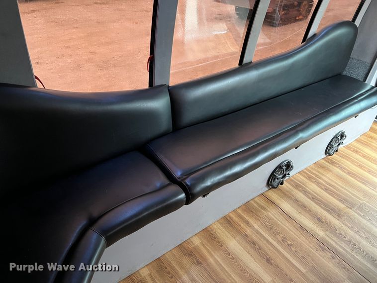 image for item KC9989 2001 Ford E450 Super Duty  party bus